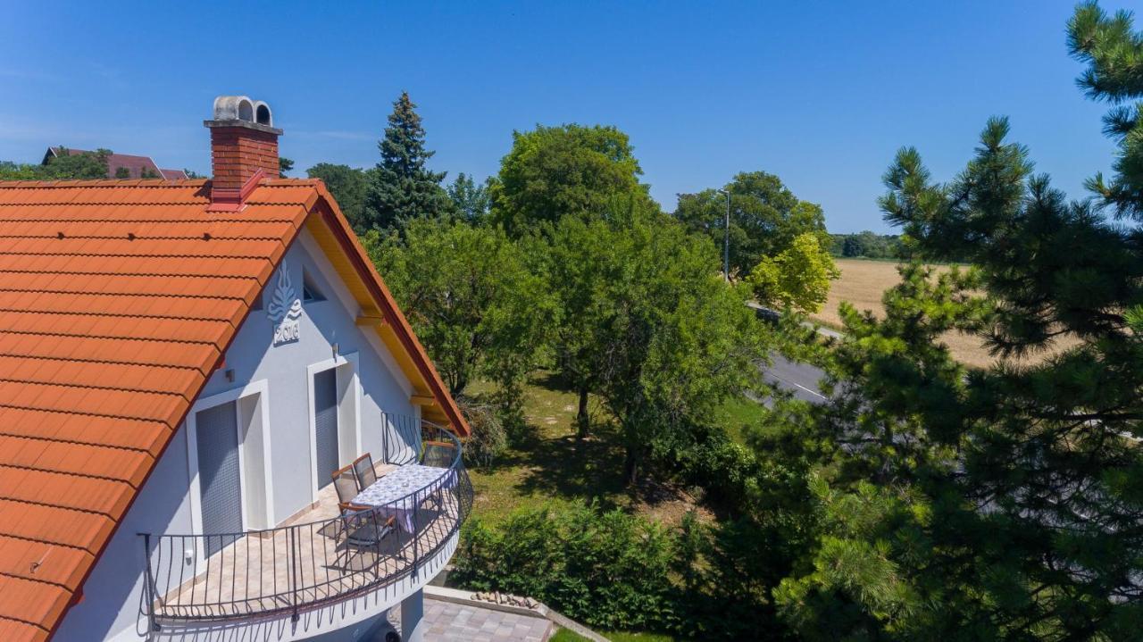 Tulipán vendégház Orvenyes Extérieur photo